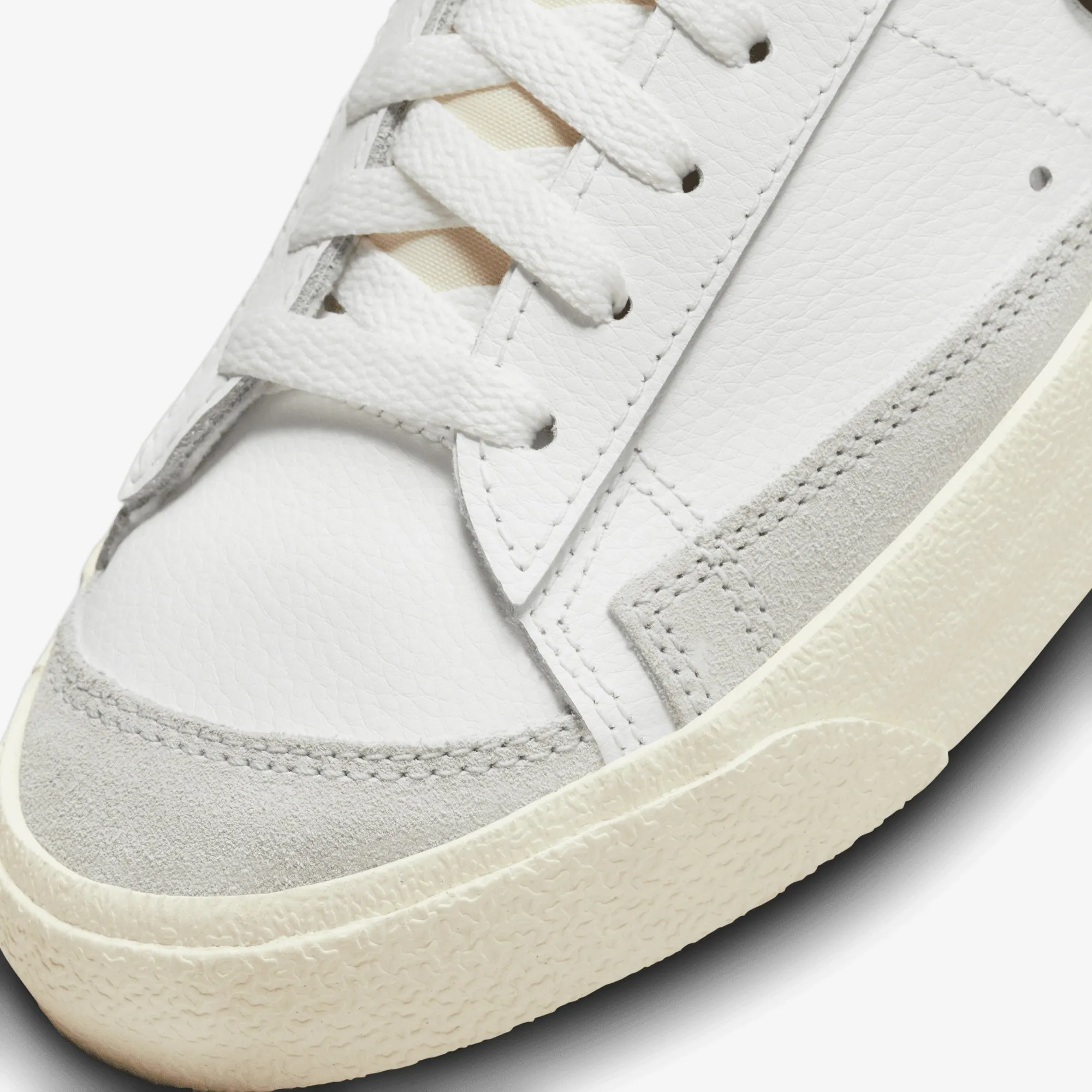 BLAZER LOW '77 SE REMIX 'SUMMIT WHITE/LIGHT SILVER-BLACK'